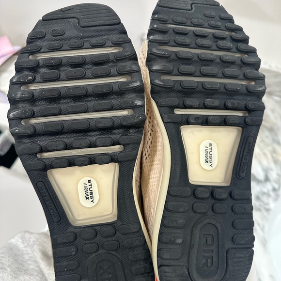 Stussy Cream and Black Athletic Shoes - Picture 3 of 3